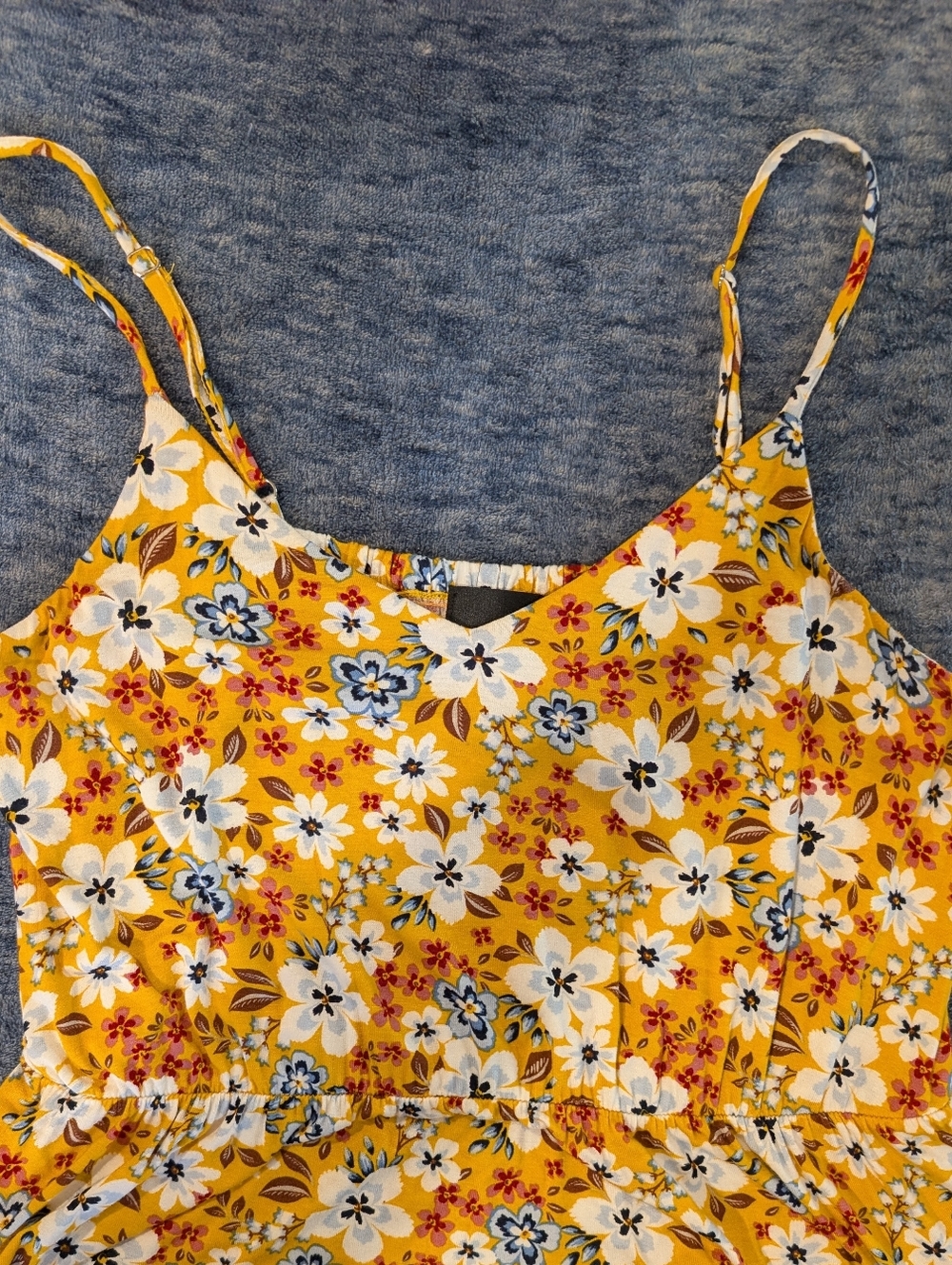 Cg L Cg Medium Yellow Floral Maxi Dress with White, Red, & Blue Blooms - Picture 7 of 7